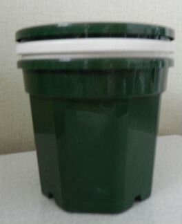 Горшки цветочные пластик зелёные, белый