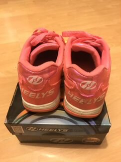 Кроссовки на колёсах Heelys