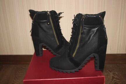 Ботинки зимние с натуральным мехом разм.39