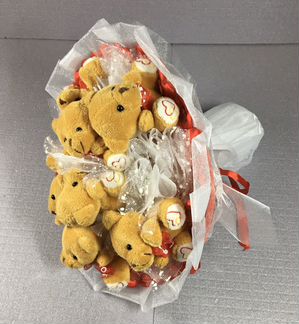 Очень красивый букет с мишками