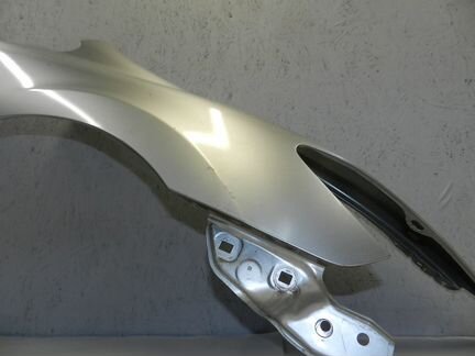 Крыло переднее правое Honda civic 4D