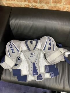 Нагрудник хоккейный easton eq pro sr M