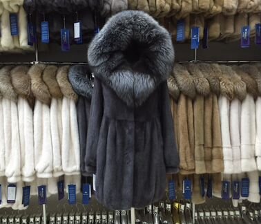 Шуба из норки, баллон,капюшон с чернобуркой
