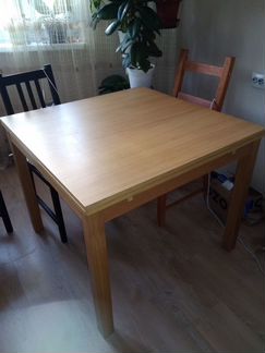 Стол Икеа бюрста