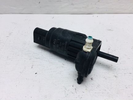 Моторчик омывателя Volkswagen Tiguan 2.0 TDI 2010