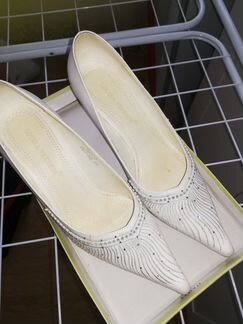 Туфли белые