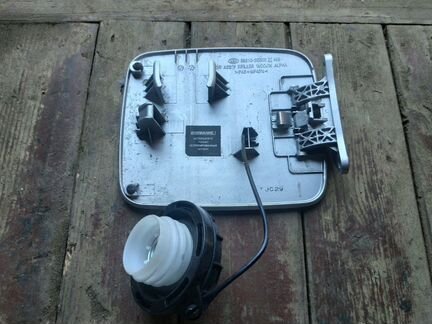 Kia magentis 2010 лючок бензобака цвет серебро