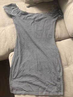 Платье с открытыми плечами