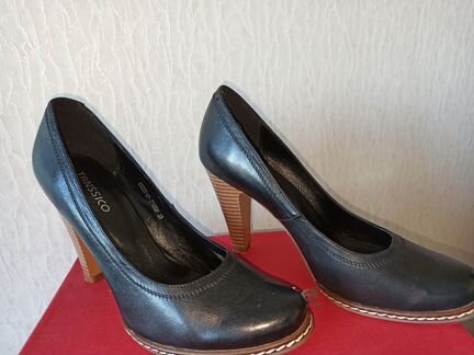 Туфли кожаные черные 39
