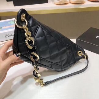 Сумка Chanel на плечо