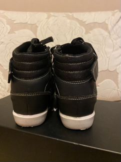 Кроссовки на платформе