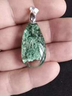 Кварц с хлоритом. Кулон